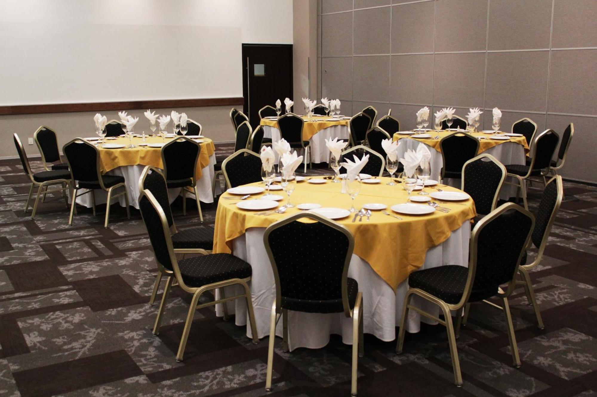Casa Inn Premium Hotel Queretaro Miranda Dış mekan fotoğraf Banquet Hall