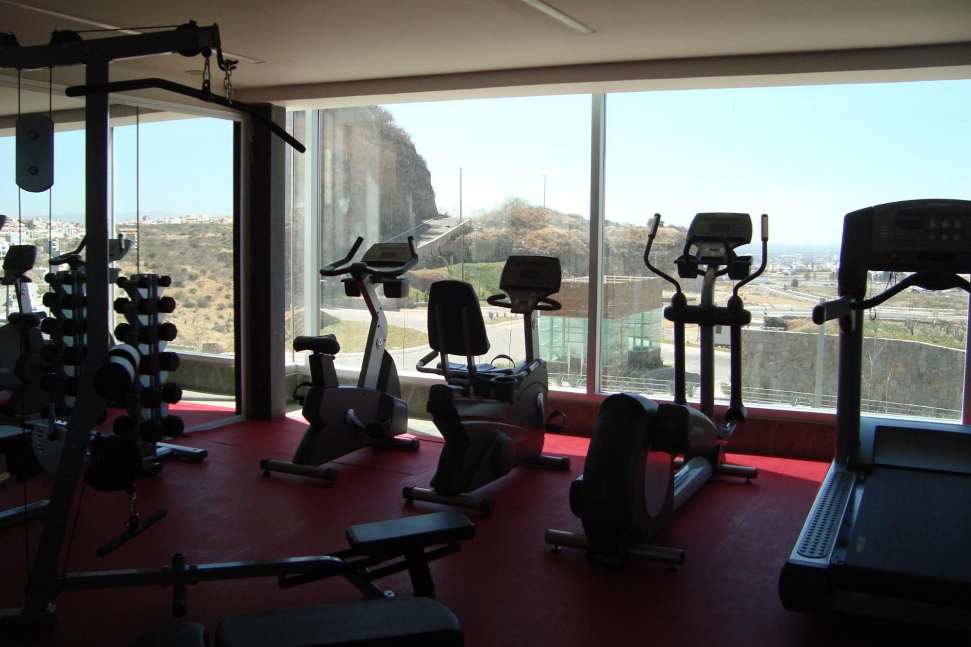 Casa Inn Premium Hotel Queretaro Miranda Dış mekan fotoğraf A gym in Athens, Greece