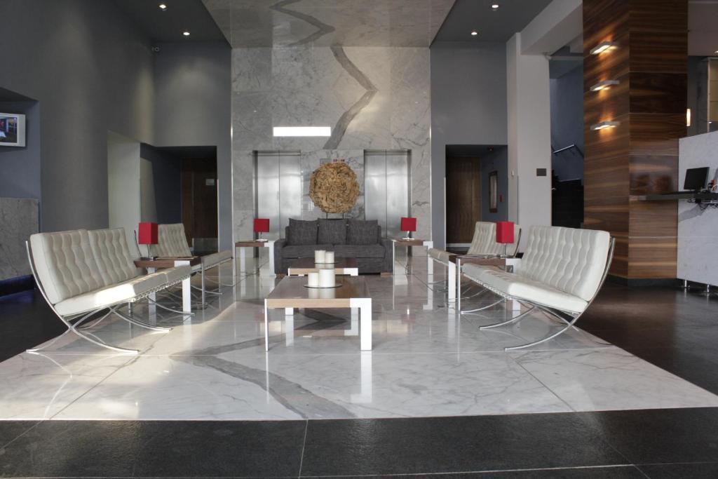 Casa Inn Premium Hotel Queretaro Miranda Dış mekan fotoğraf The lobby of the hotel