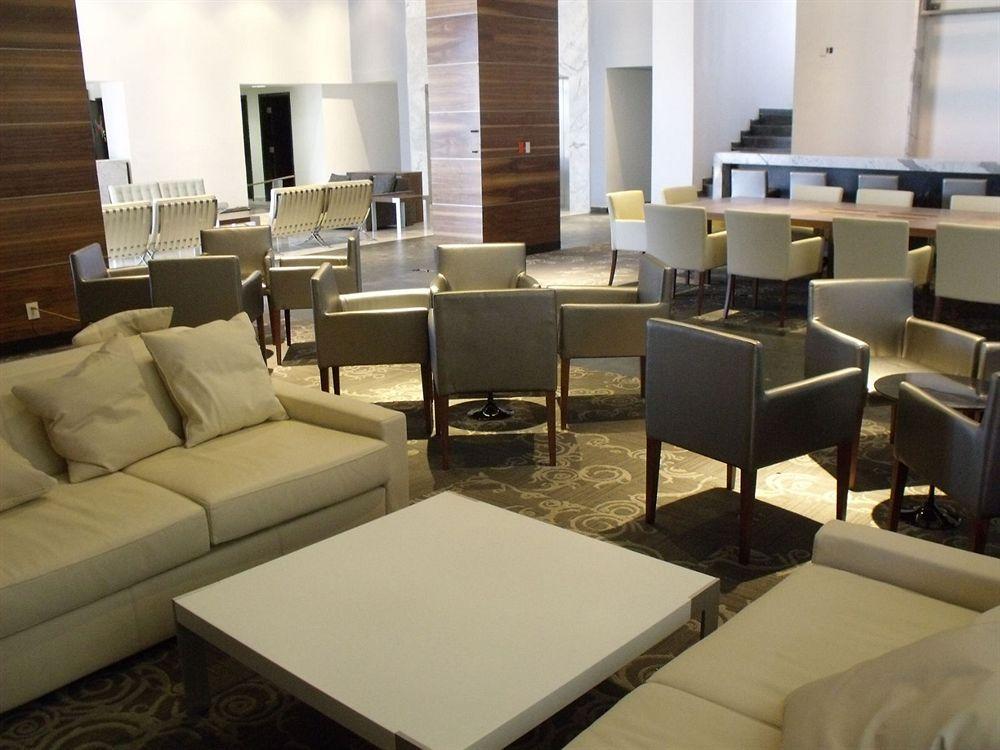 Casa Inn Premium Hotel Queretaro Miranda Dış mekan fotoğraf The lounge at the airport