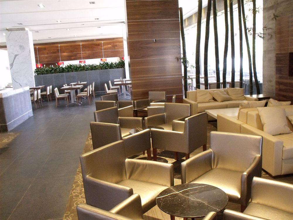 Casa Inn Premium Hotel Queretaro Miranda Dış mekan fotoğraf The lounge at the airport